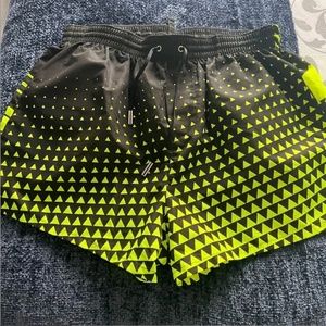 DSQUARED2 SWIM TRUNKS SIZE 46 (S)